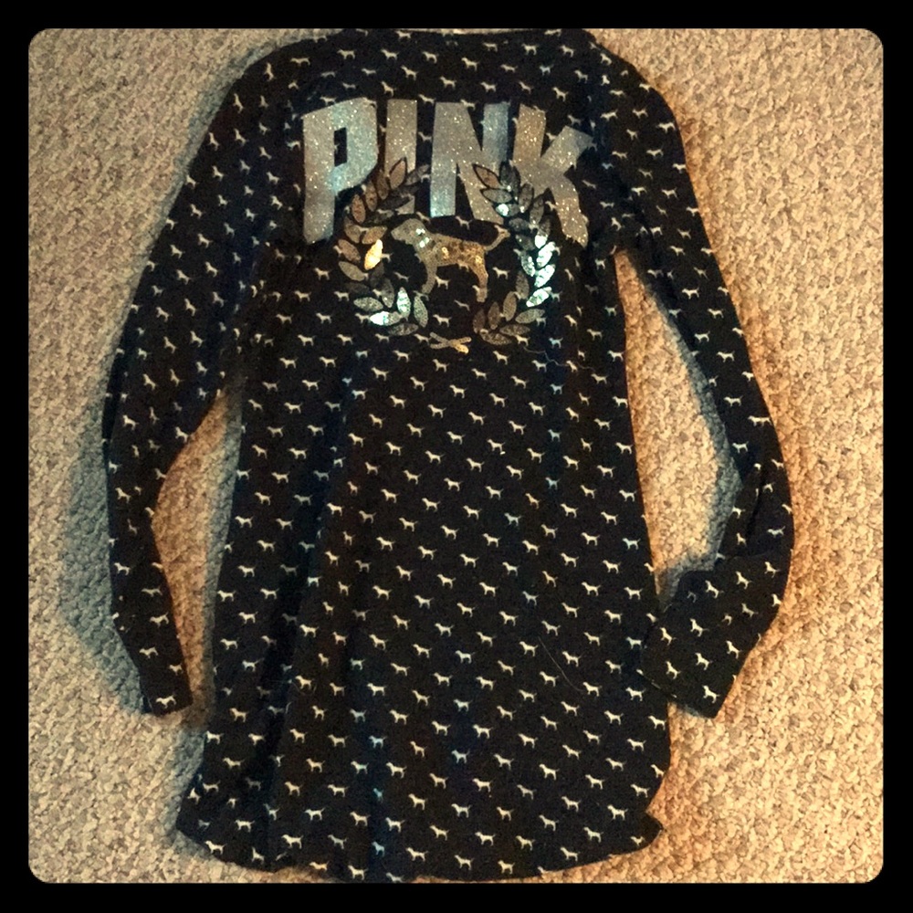❣️New Victoria’s Secret PINK long sleeve T❣️
